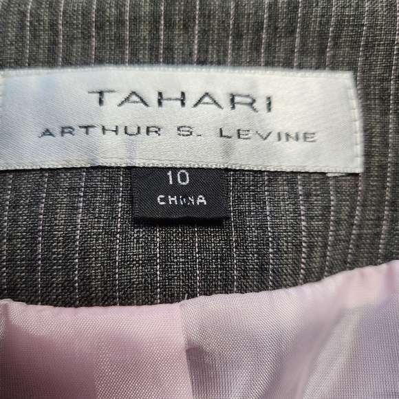 Tahari Women's Business suit Blazer and Skirt Size 10 Grey and Pink Pinstripe - Picture 15 of 16